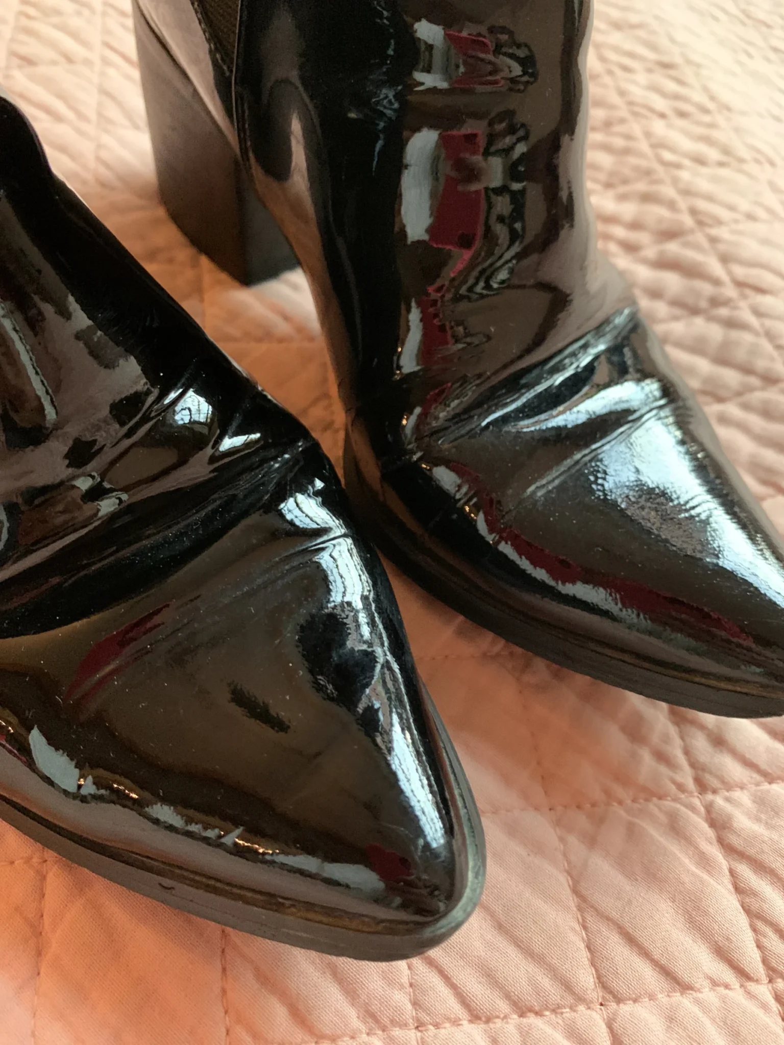 Image for ALDO – Bottines Chelsea noires en cuir verni à bout pointu – 7 US / 37,5 EUR