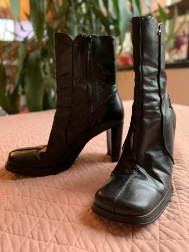 Image for PEGABO – Vintage black Italian leather ankle boots – block heel, size 40 EU