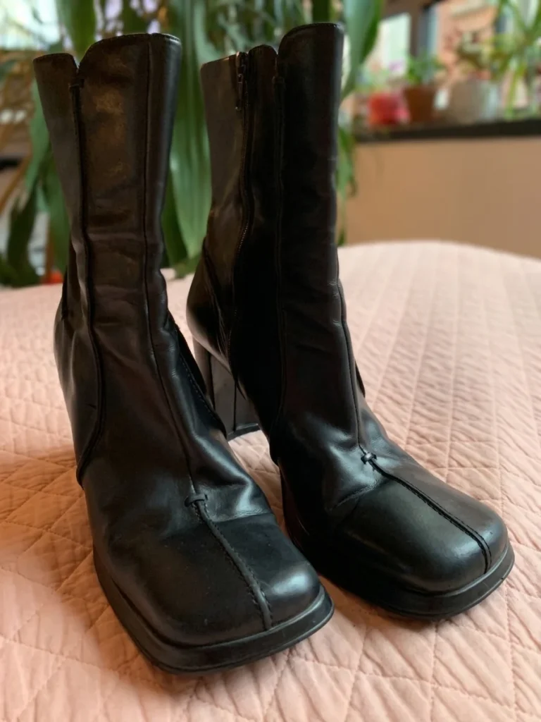 Image for PEGABO – Vintage black Italian leather ankle boots – block heel, size 40 EU