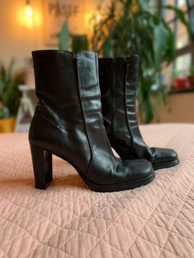 Image for PEGABO – Vintage black Italian leather ankle boots – block heel, size 40 EU