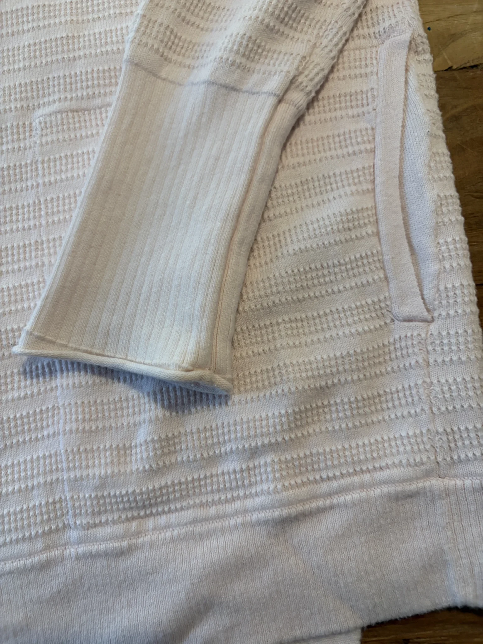Image for Lululemon cardigan in pale pink – Size 6 – Cotton and silk