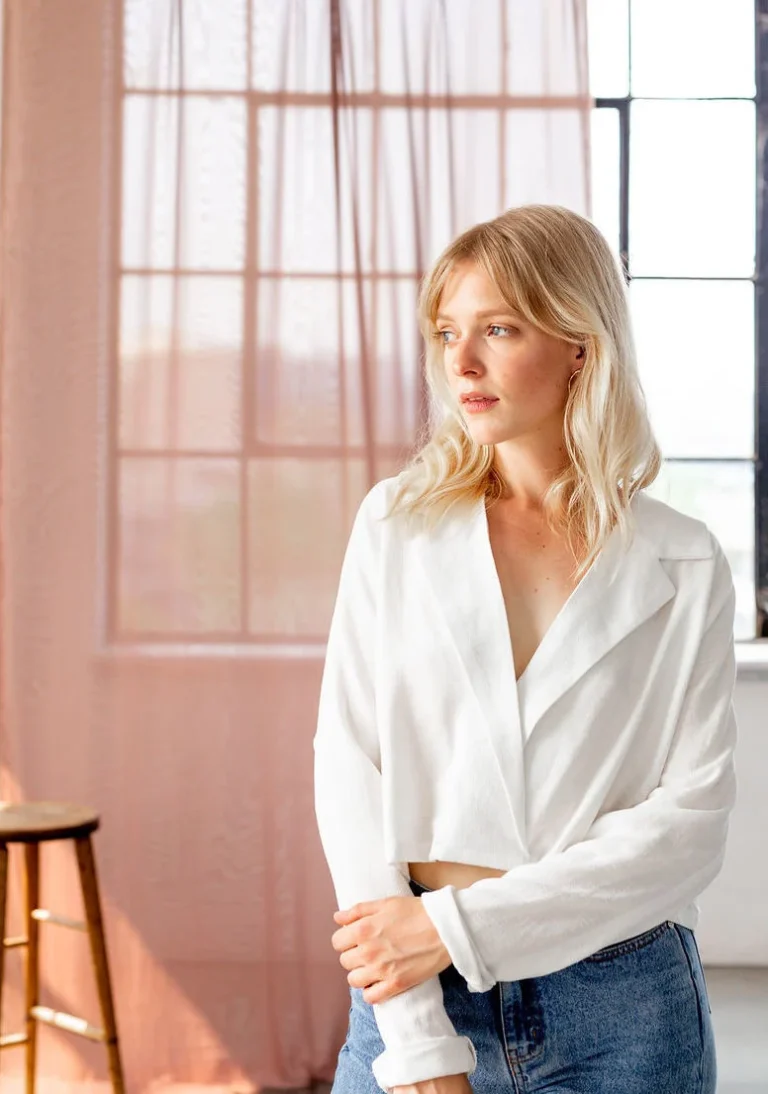 Featured image for Cropped linen blouse