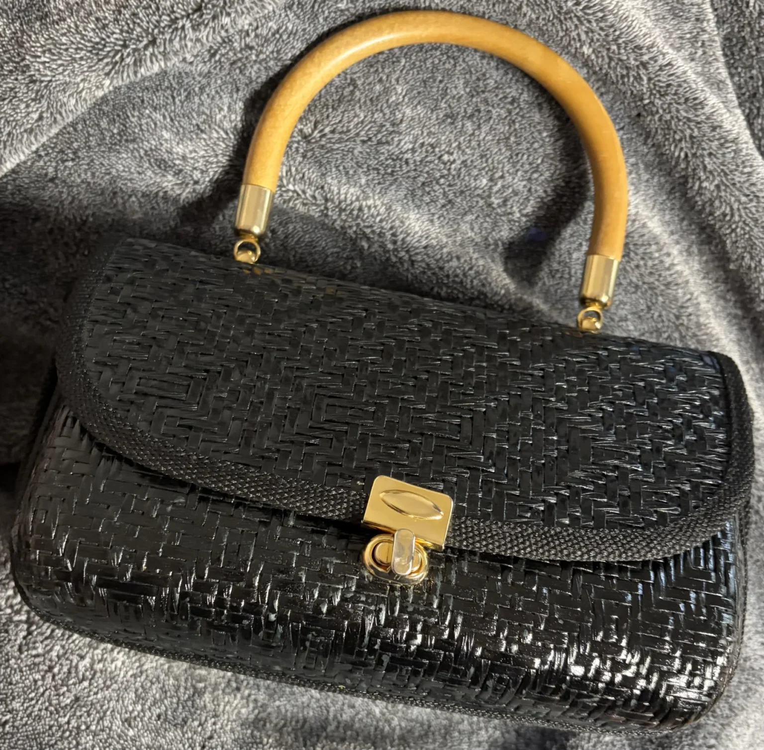Featured image for Sac à main vintage ACCESS en osier laqué noir - Fabriqué en Italie (Années 1980)