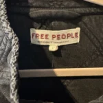 Thumbnail for FREE PEOPLE — Manteau matelassé noir délavé | Taille L