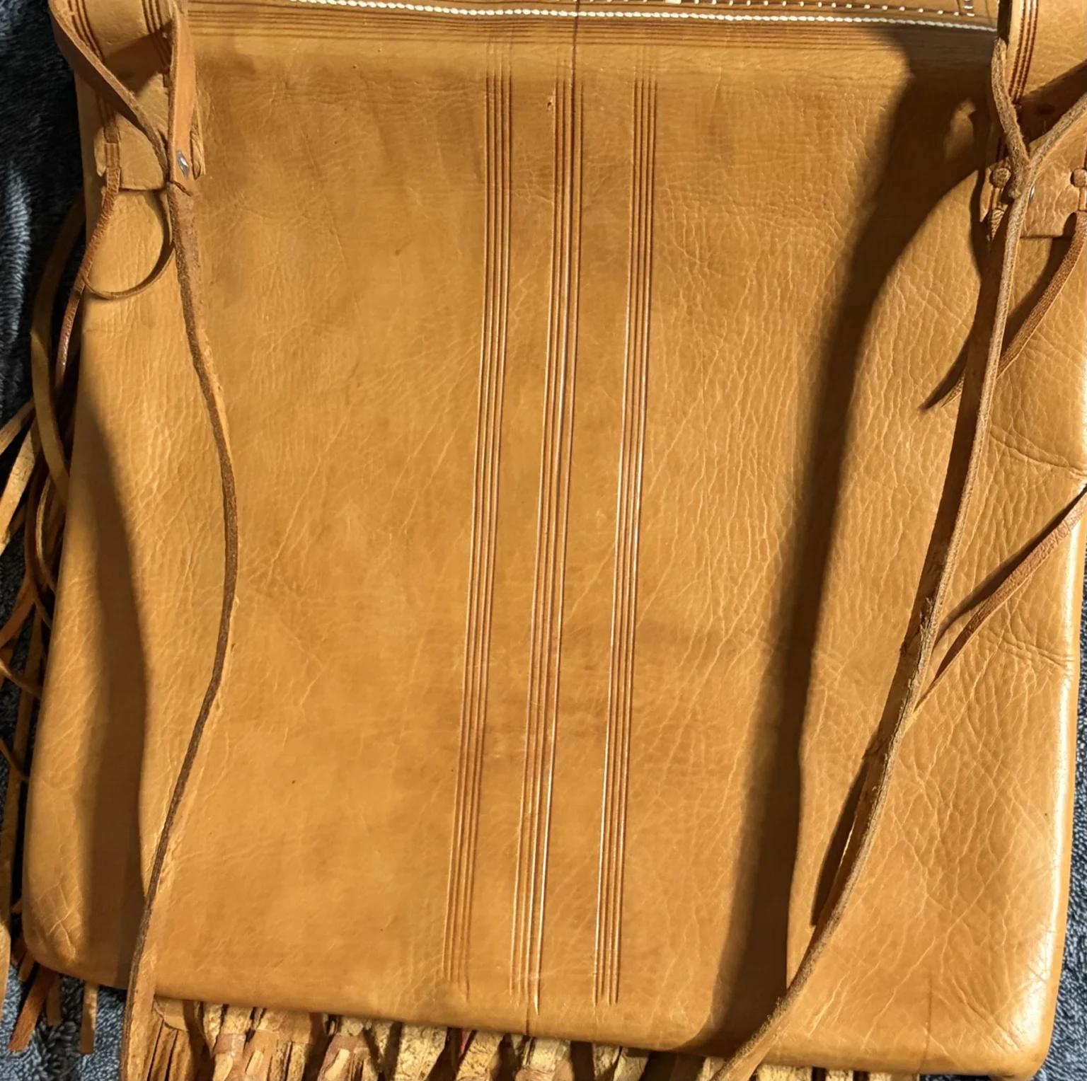 Image for Vintage hand-embroidered, handcrafted leather shoulder bag – Boho / Tuareg style