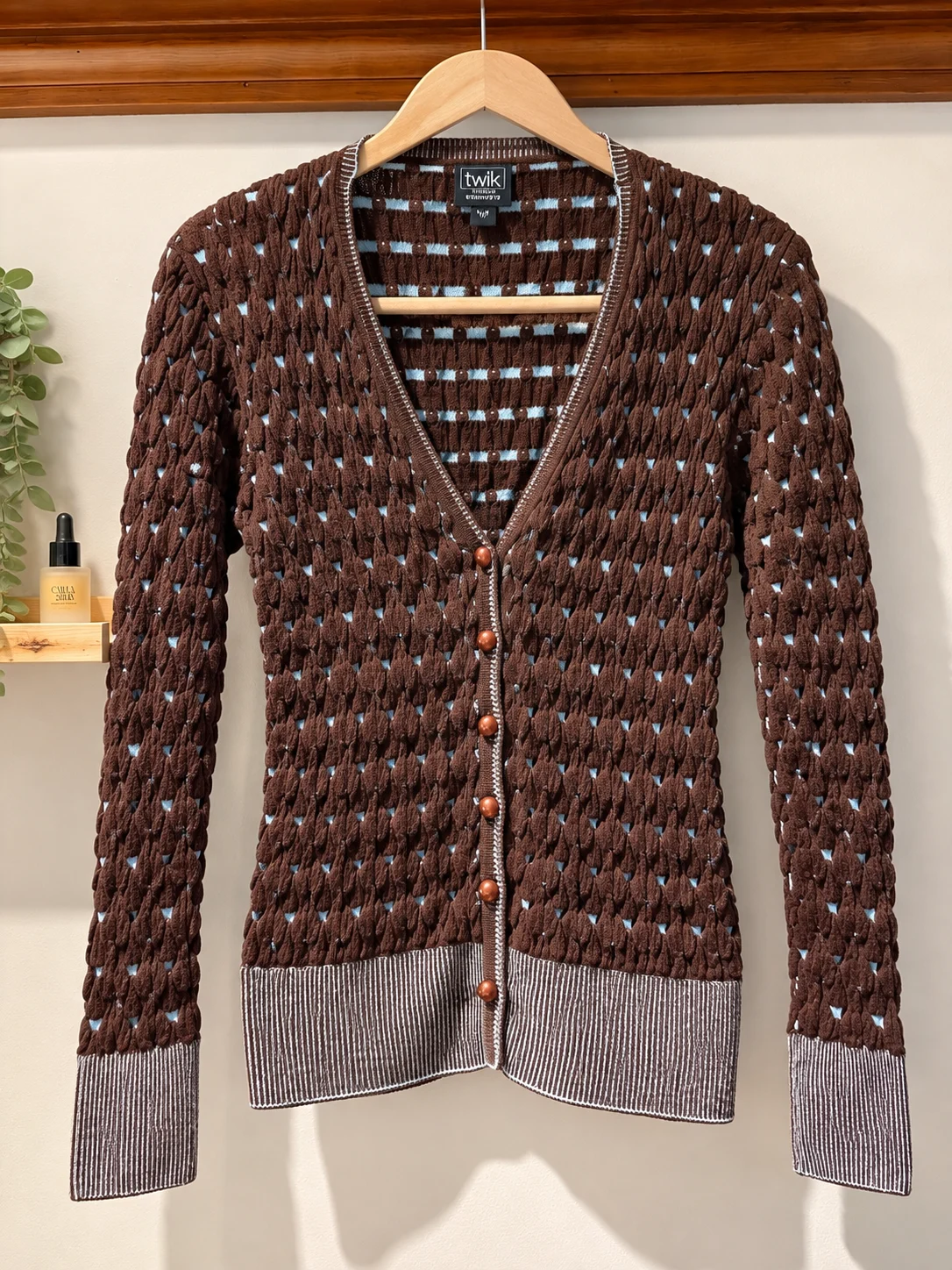 Twik textured cardigan by Simons – chocolate brown and powder blue – M Twik seconde main