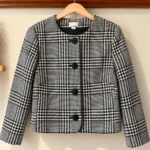 Featured thumbnail for Veste courte H&M à carreaux noir et blanc – L
