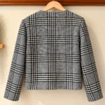 Thumbnail for Veste courte H&M à carreaux noir et blanc – L