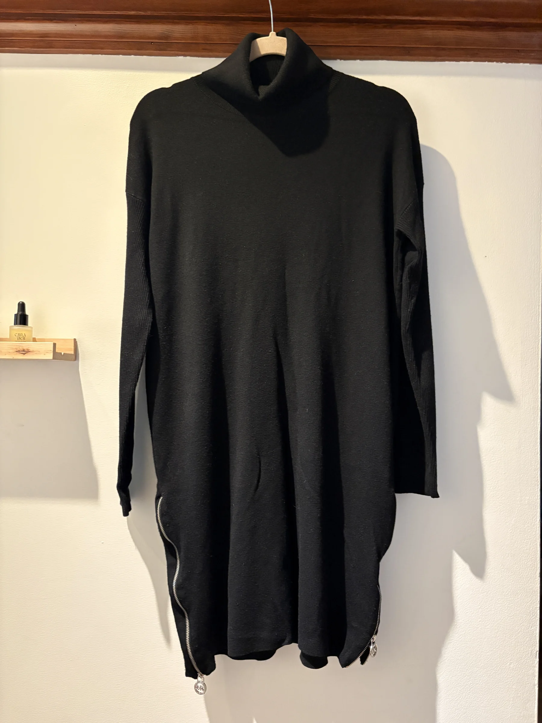 Michael Michael Kors black long-sleeved jumper with a roll-neck and zips – L Michael Kors seconde main