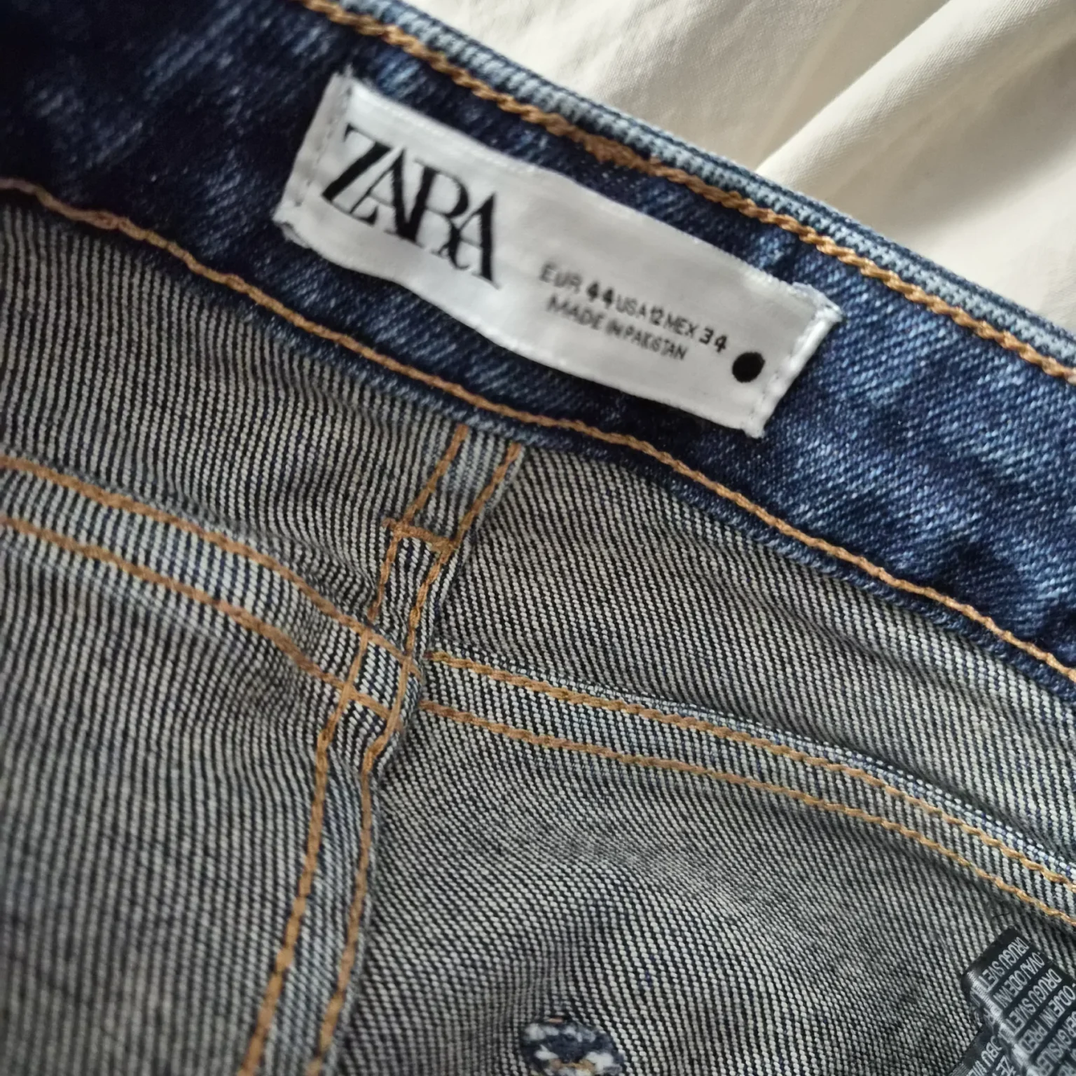 Image for High-waisted jeans – ankle-length