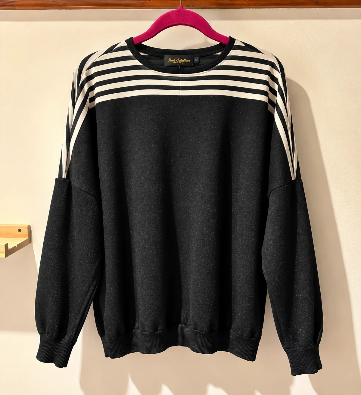Perfecto Collection — Black and cream striped jumper — XL *Other seconde main