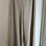 Thumbnail for Flowing trousers with an elasticated waistband