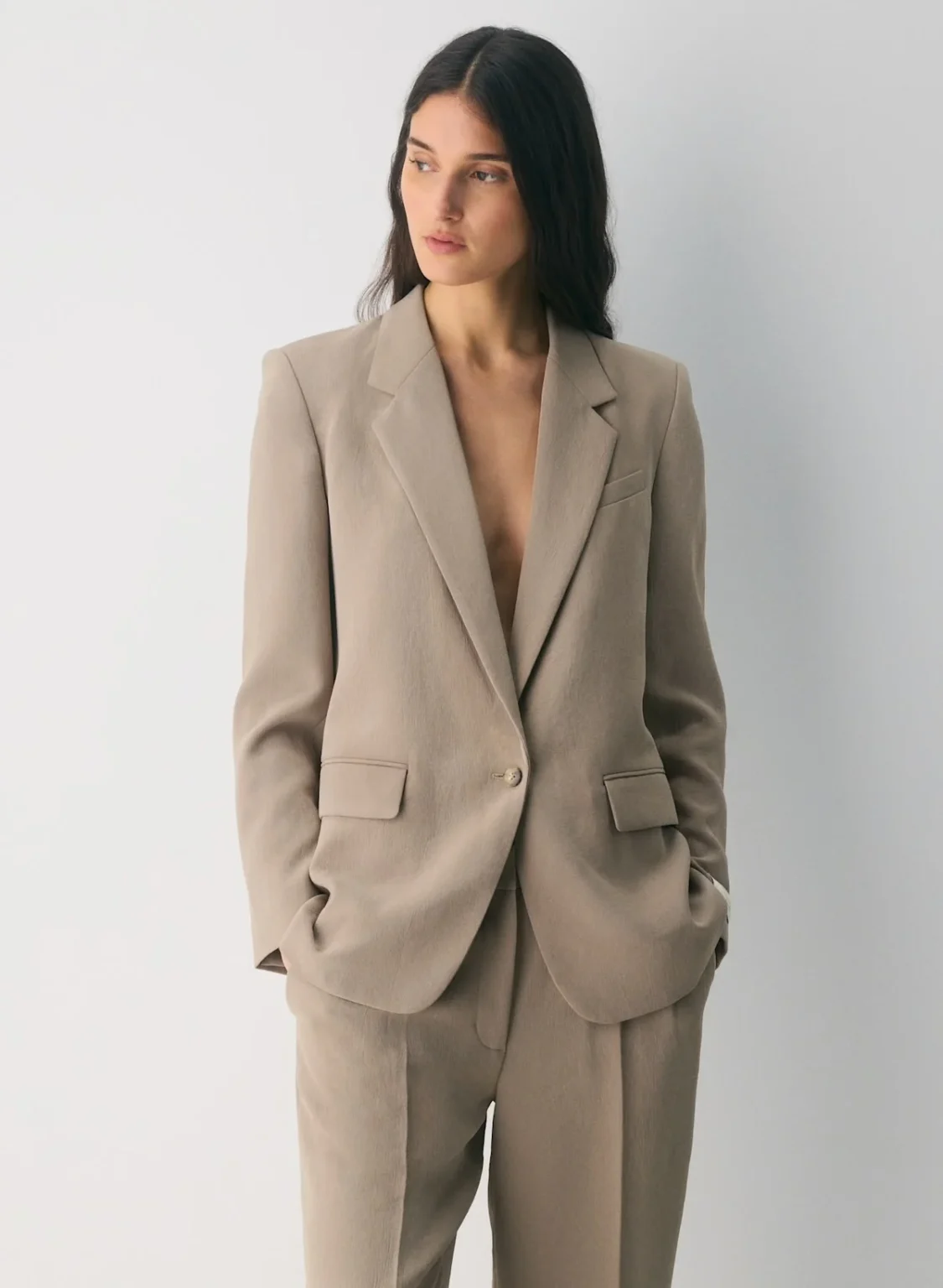 Image for Aritzia | Suit: Effortless Blazer + Trousers | Nomade Taupe ☕️ | BRAND NEW (you’re sure to love it!) 🍂