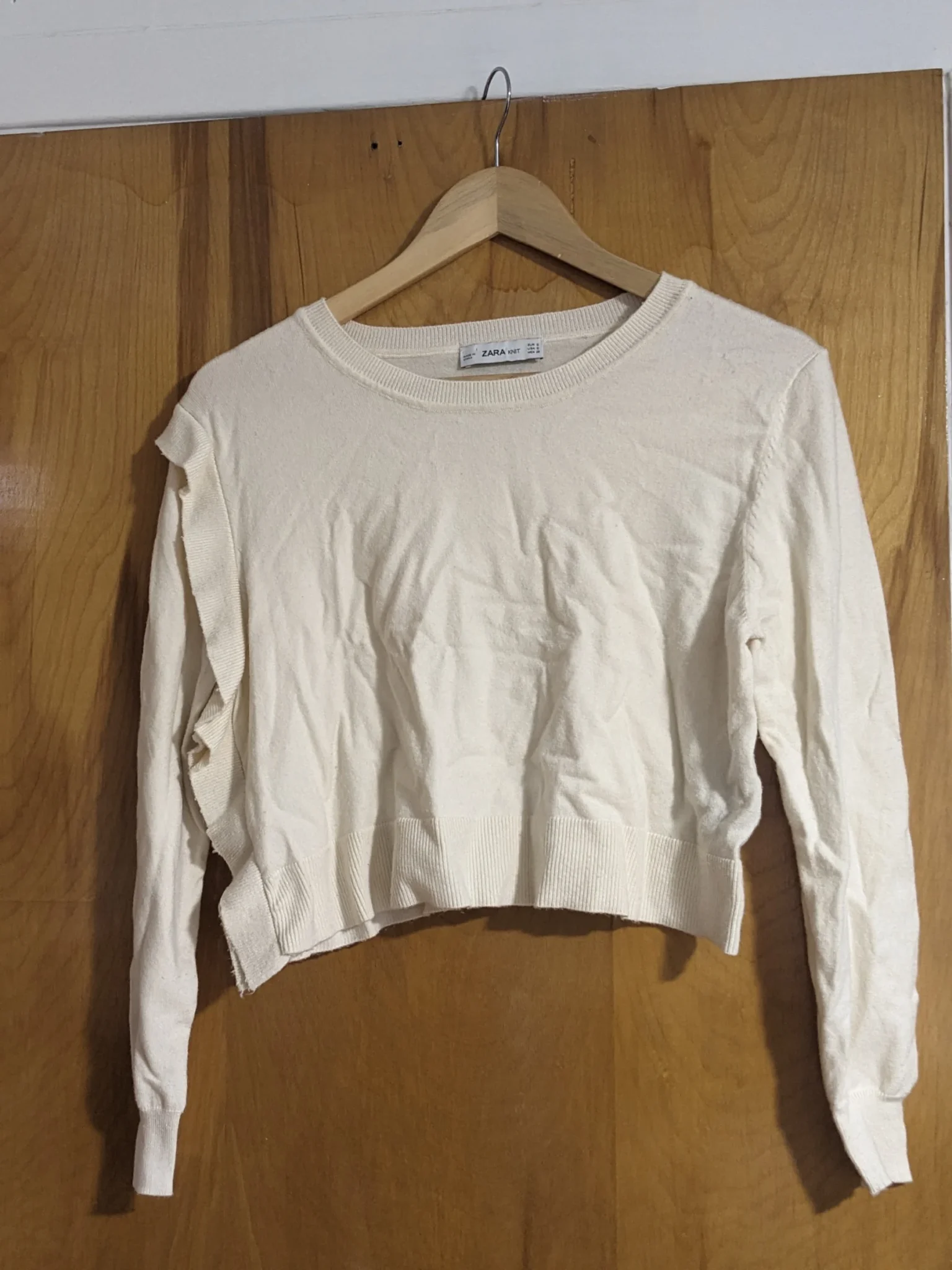 Featured image for Beige cropped jumper