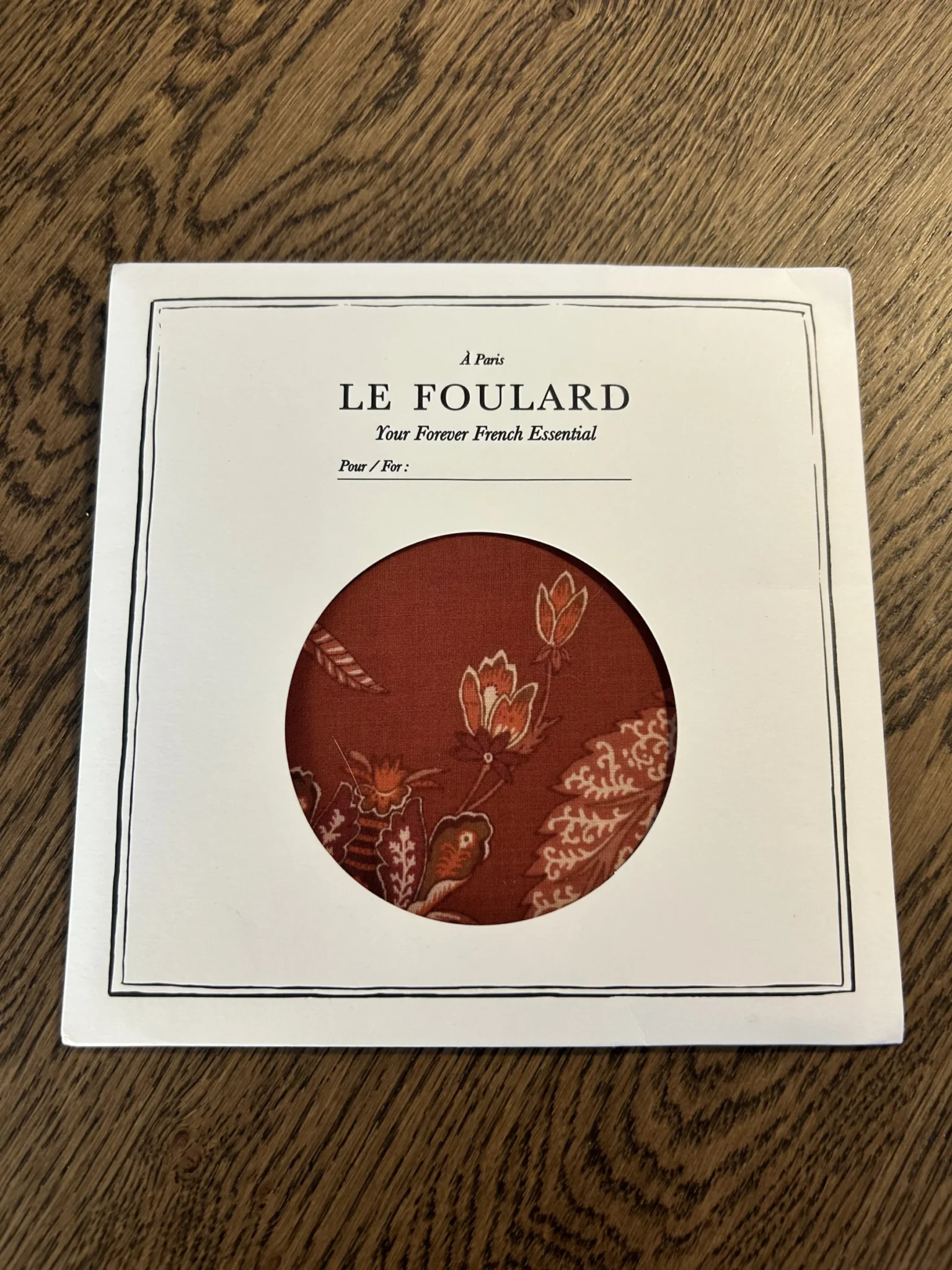 Featured image for Joli foulard fleuri - Sézane