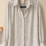 Featured thumbnail for Chemise H et M à pois – Chic et facile à porter