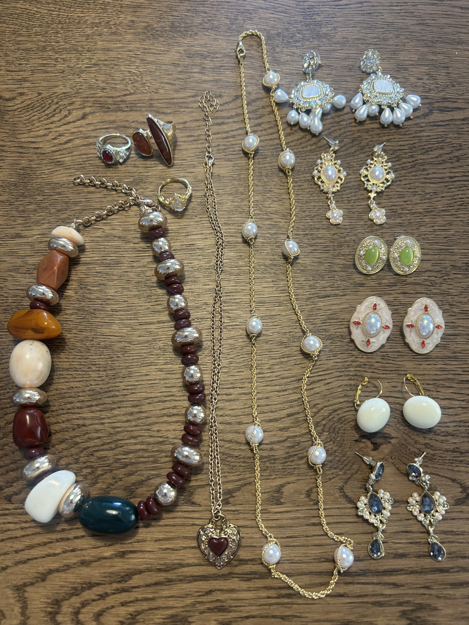 Lot de bijoux anciens et moins anciens :) *Autre seconde main