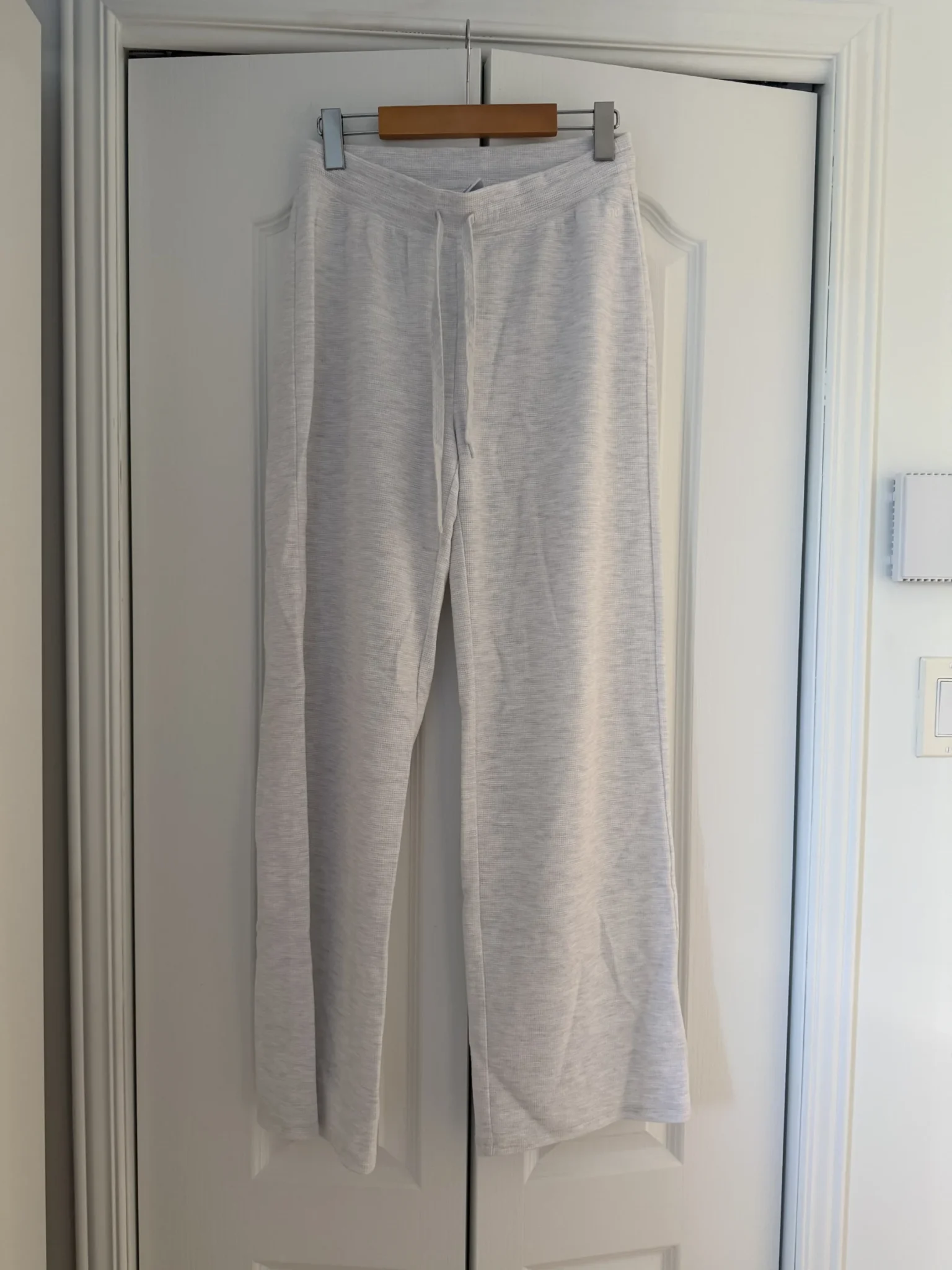 Image for Aritzia women’s trousers, medium