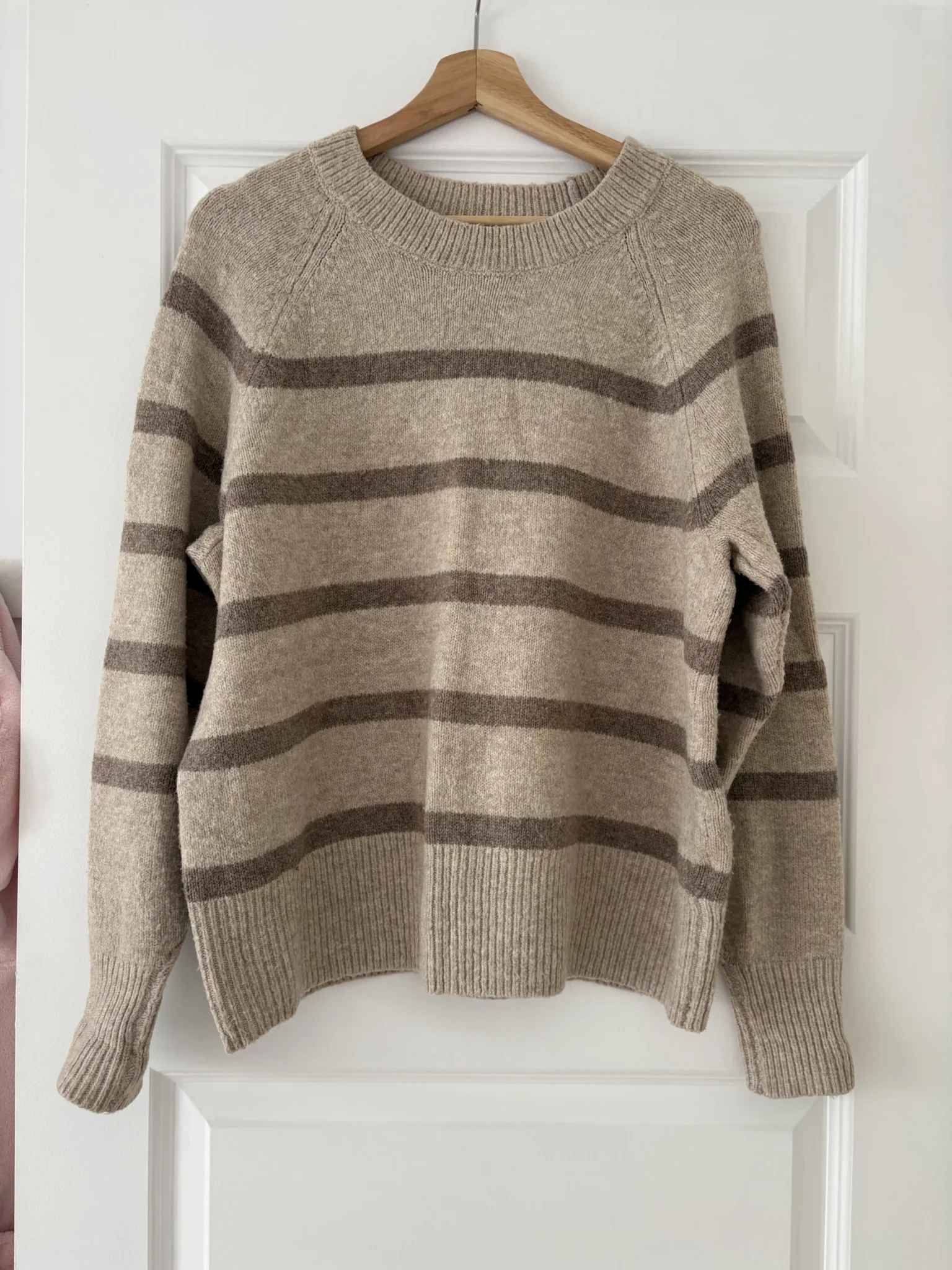Featured image for Reitmans beige striped jumper