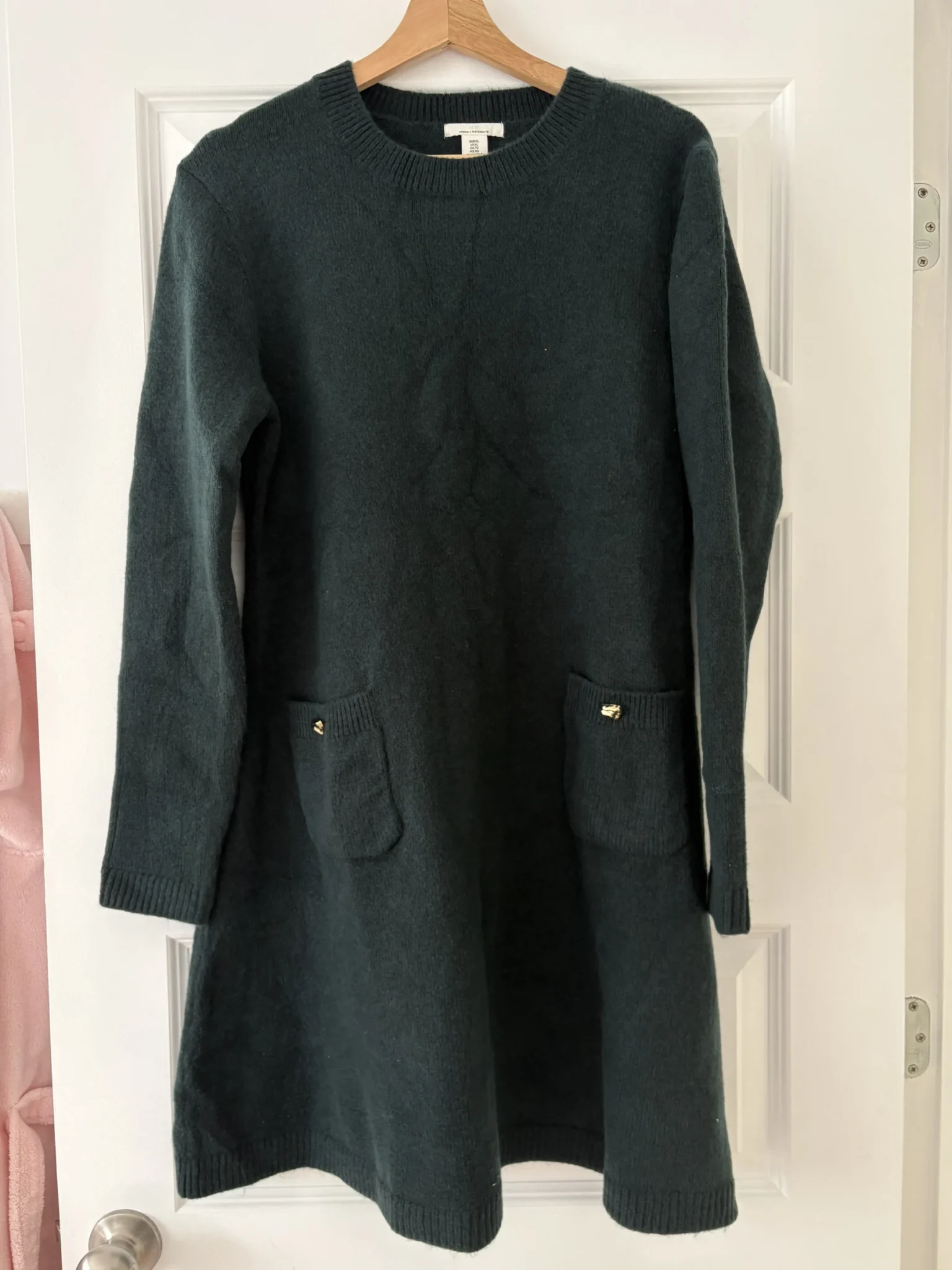 Featured image for Brand-new H&M forest green maternity knitted dress