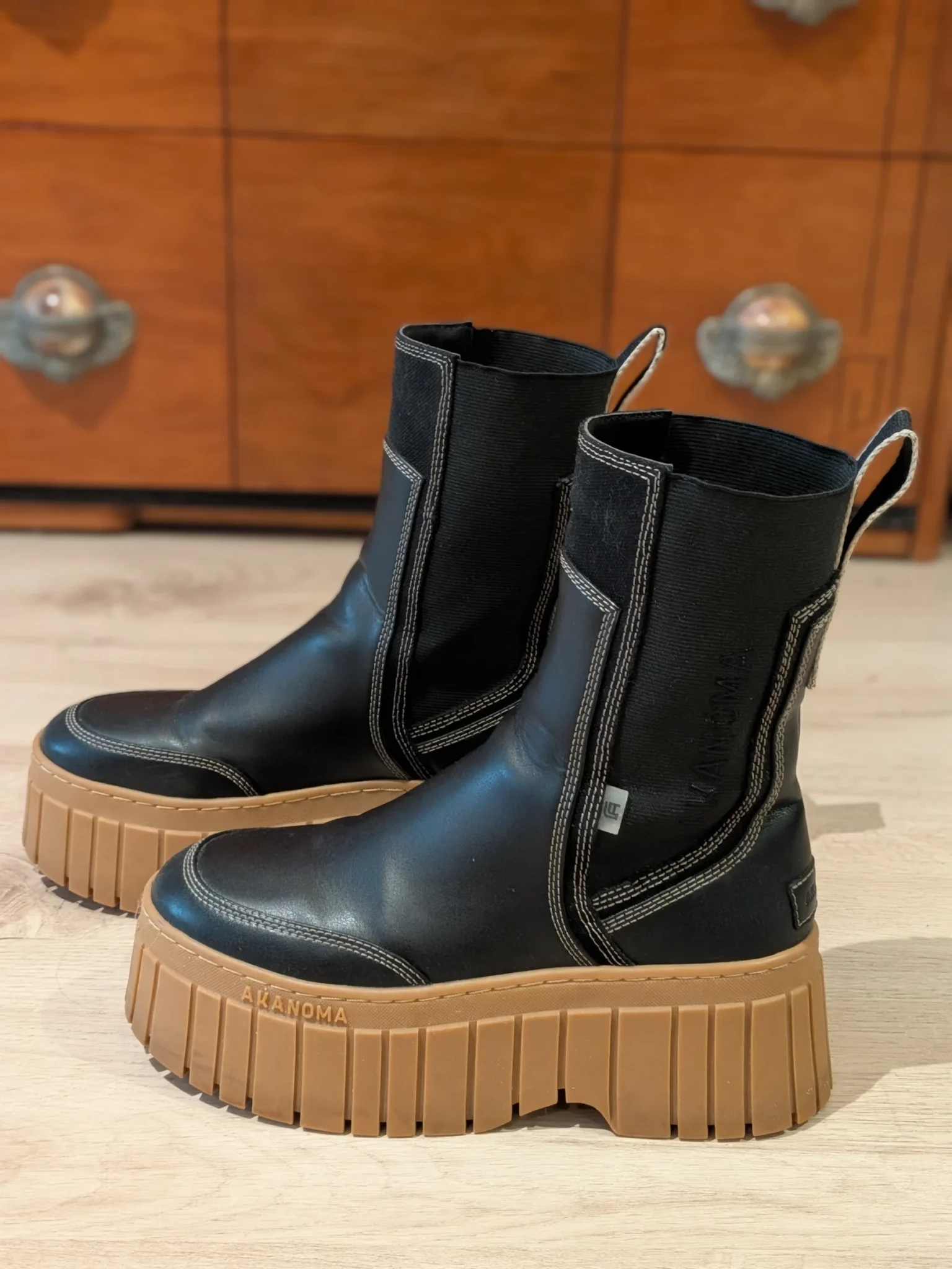Featured image for 🖤 Akanoma boots