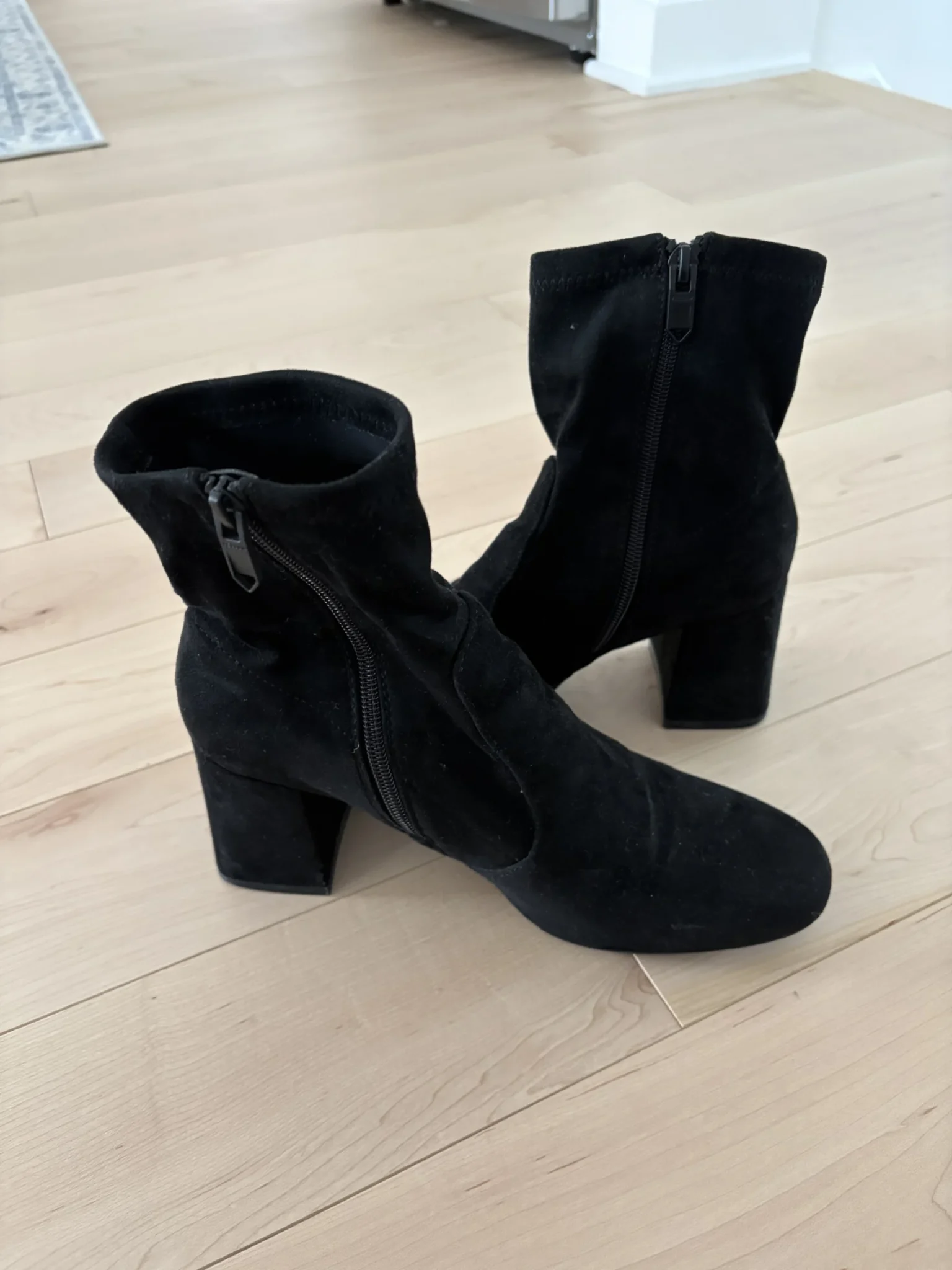 Image for Yellow black heeled ankle boots