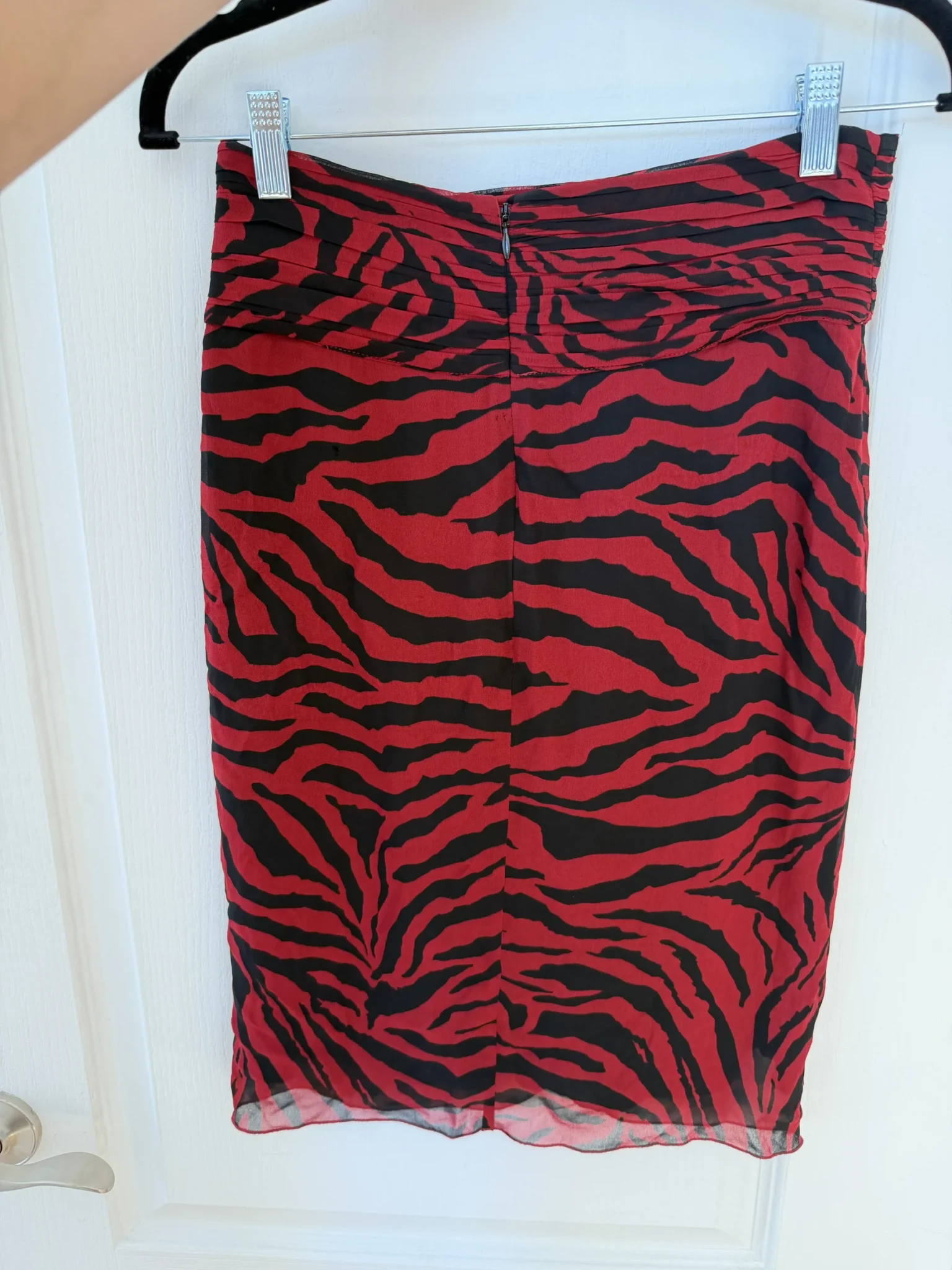 Image for Jupe Bash taille M rouge et noir zèbre