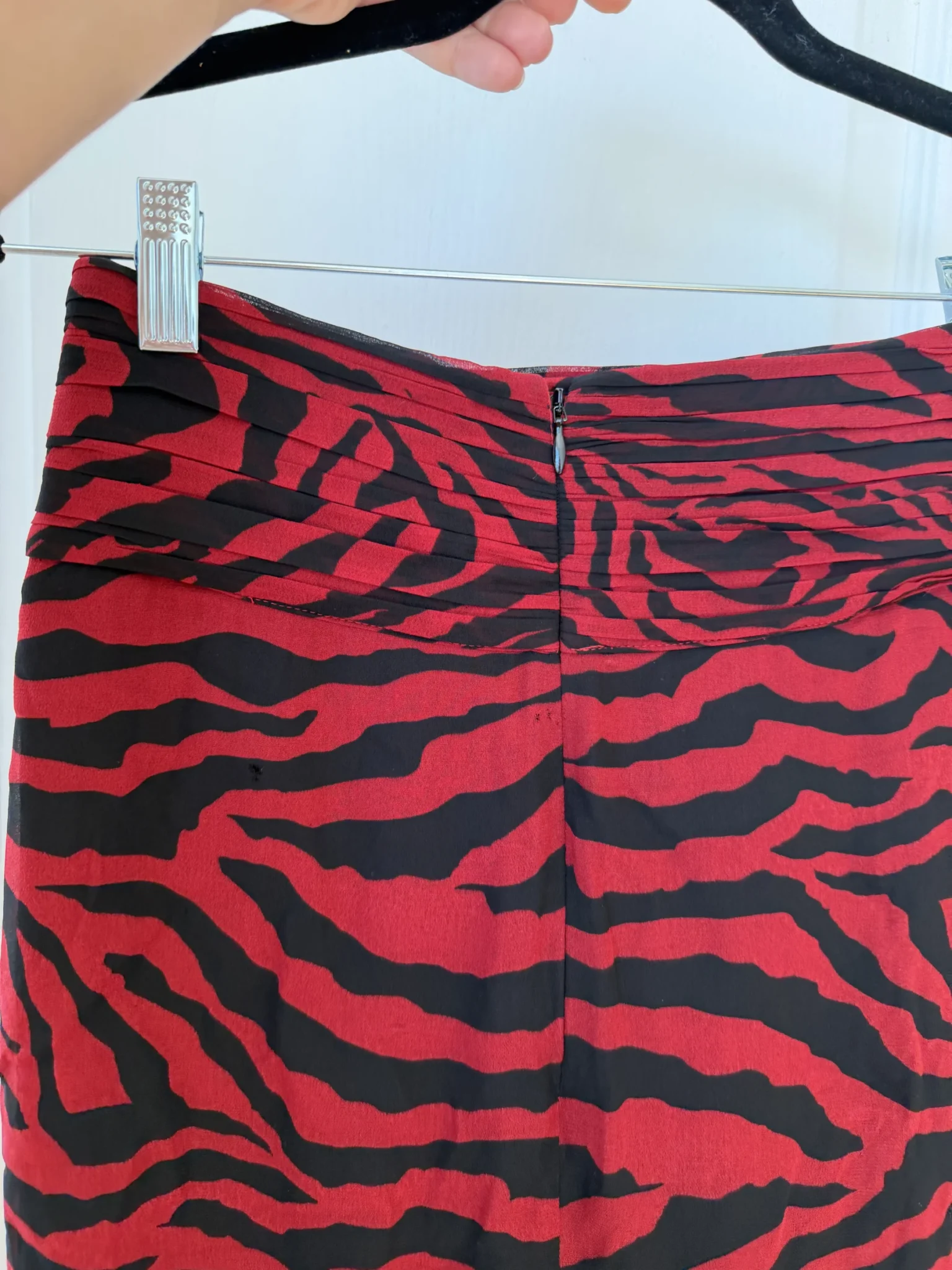 Image for Jupe Bash taille M rouge et noir zèbre