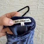 Thumbnail for Robe Reformation en velours bleu marine taille 2