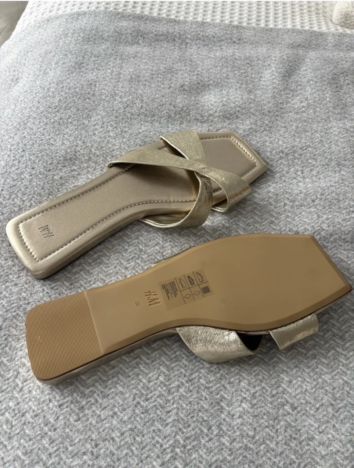 Image for Brand-new gold H&M sandals