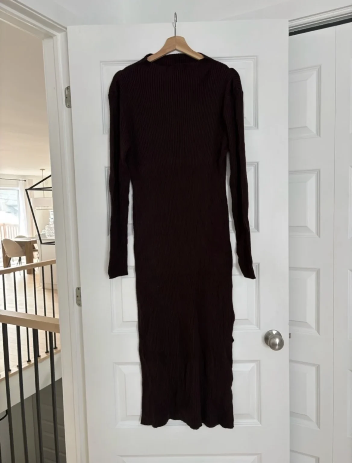 Featured image for Brand-new burgundy H&M maternity knitted maxi dress