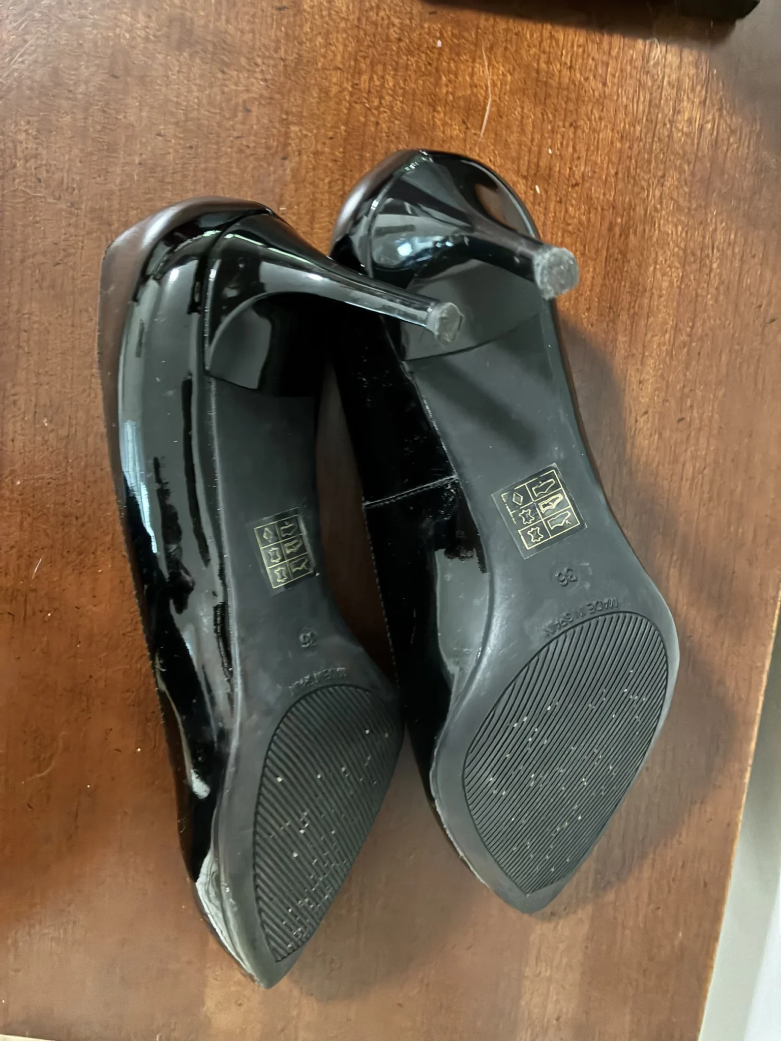 Image for Talons hauts chics Browns Couture “vernis” noirs