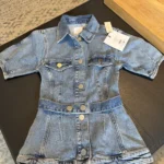 Featured thumbnail for Chemise en jeans avec bouton