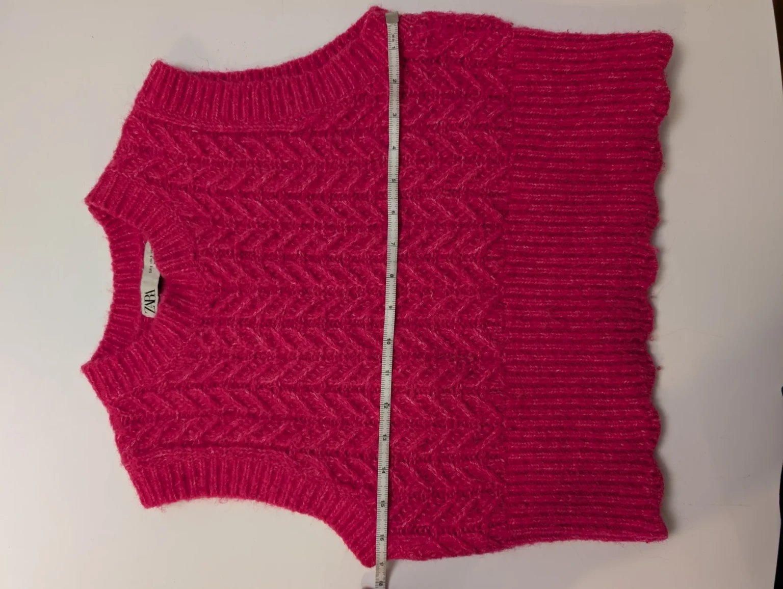 Image for Gilet sans manche en mailles à torsades