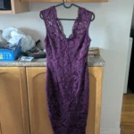 Featured thumbnail for Robe violet dentelle