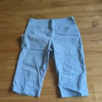 Featured thumbnail for Pantalons 3/4 gris pâle