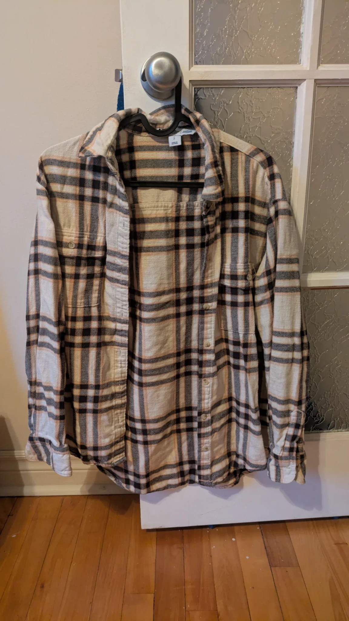 Featured image for Blouse carrotée beige et grise