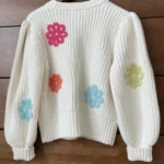 Thumbnail for Chandail Rails avec appliqués fleuris en crochet