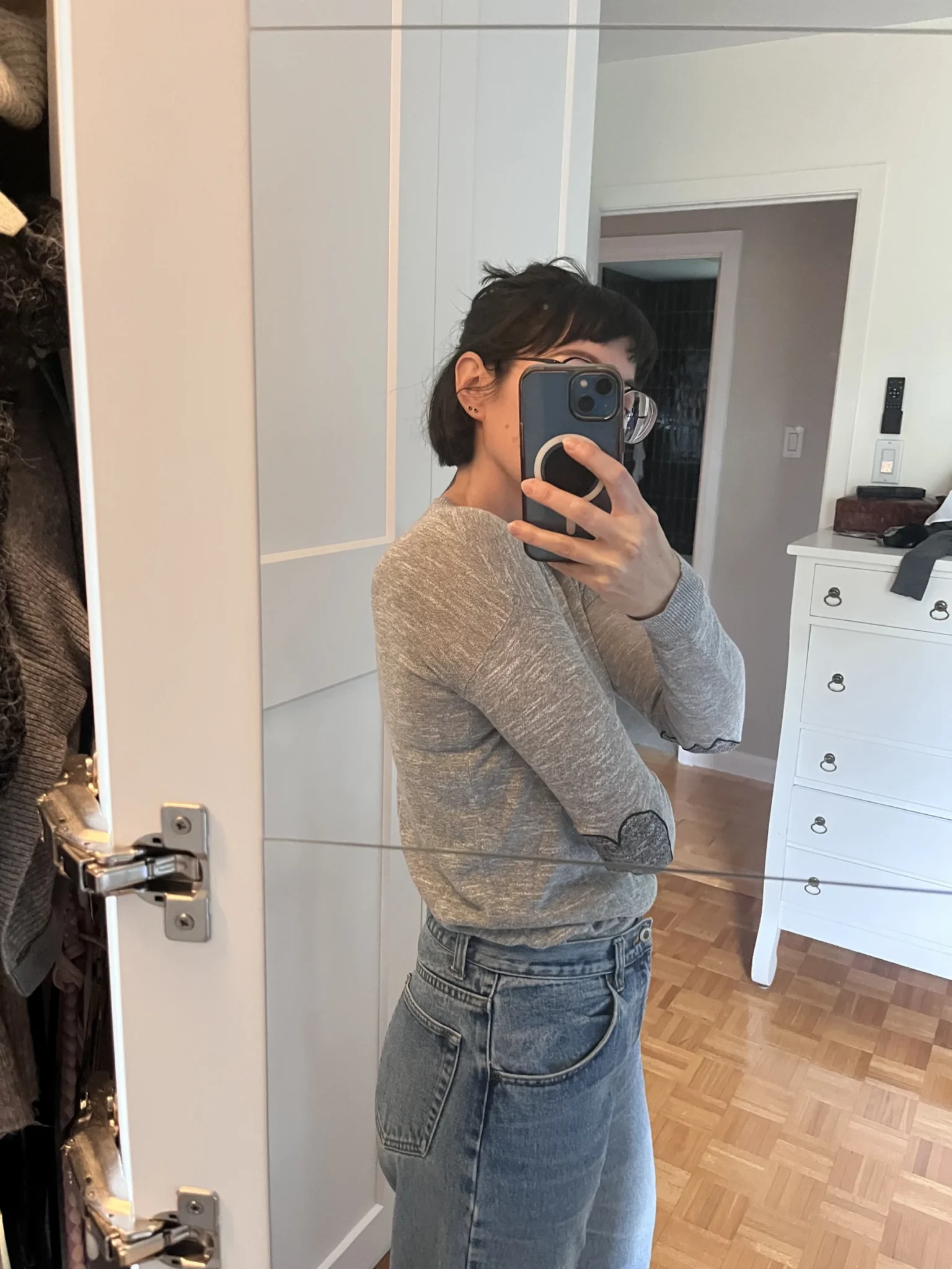 Image for Chandail avec coude en cœur ♥️