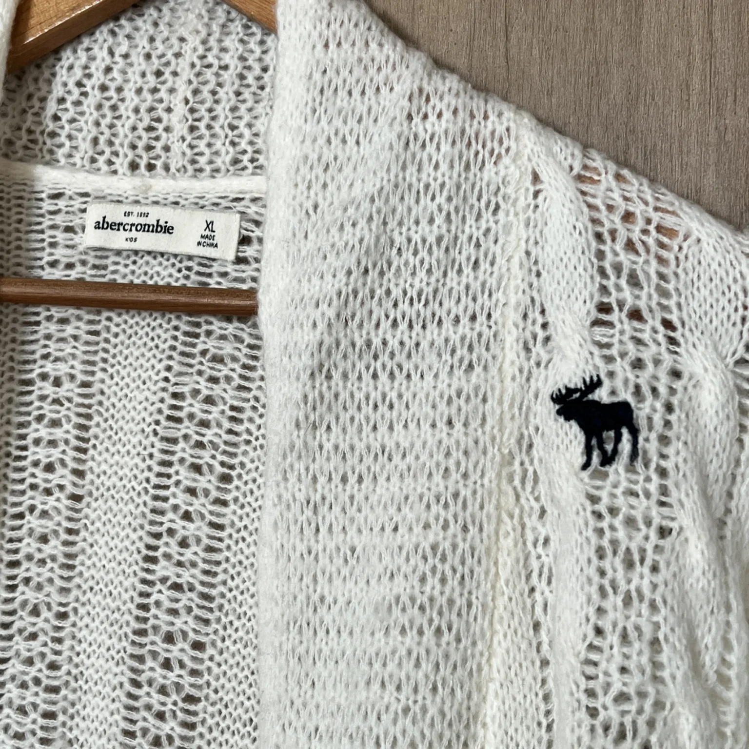 Image for Comfortable White Abercrombie & Fitch Wool Cardigan