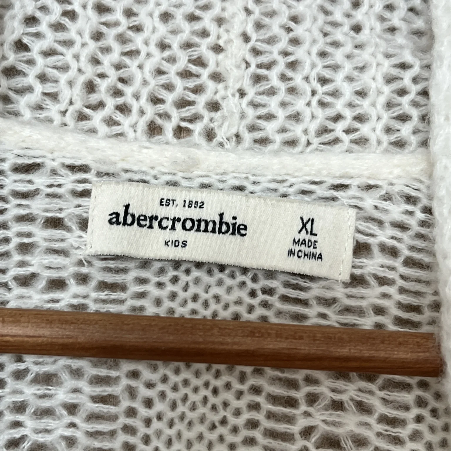 Image for Comfortable White Abercrombie & Fitch Wool Cardigan