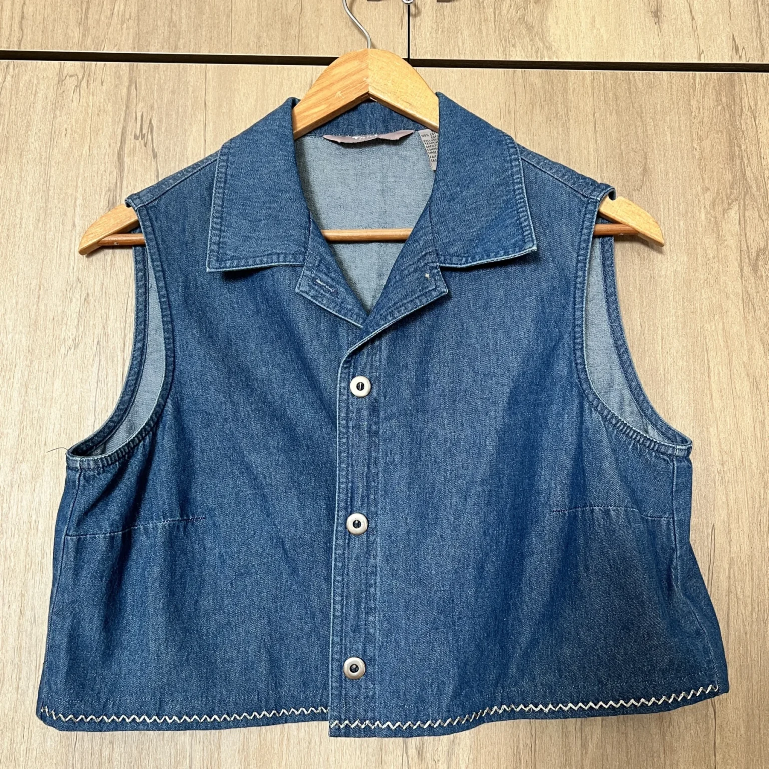 Featured image for Vintage sleeveless denim blouse