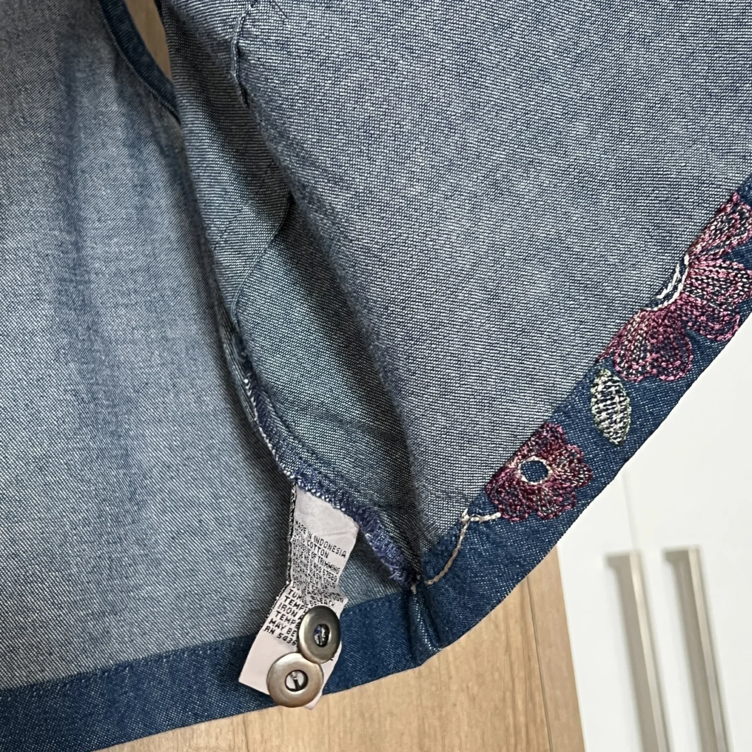 Image for Vintage sleeveless denim blouse