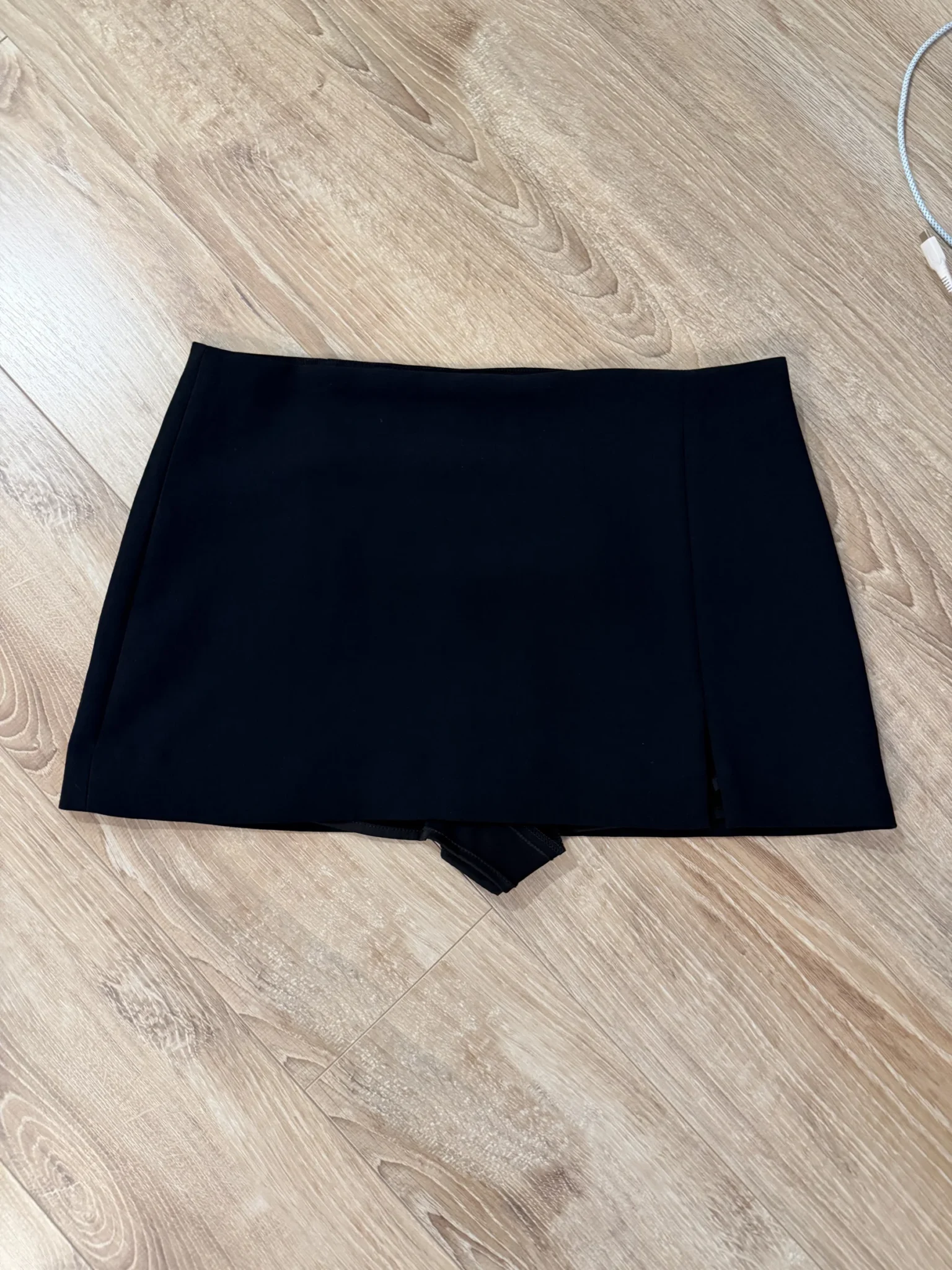 Featured image for Aritzia Daphne skort