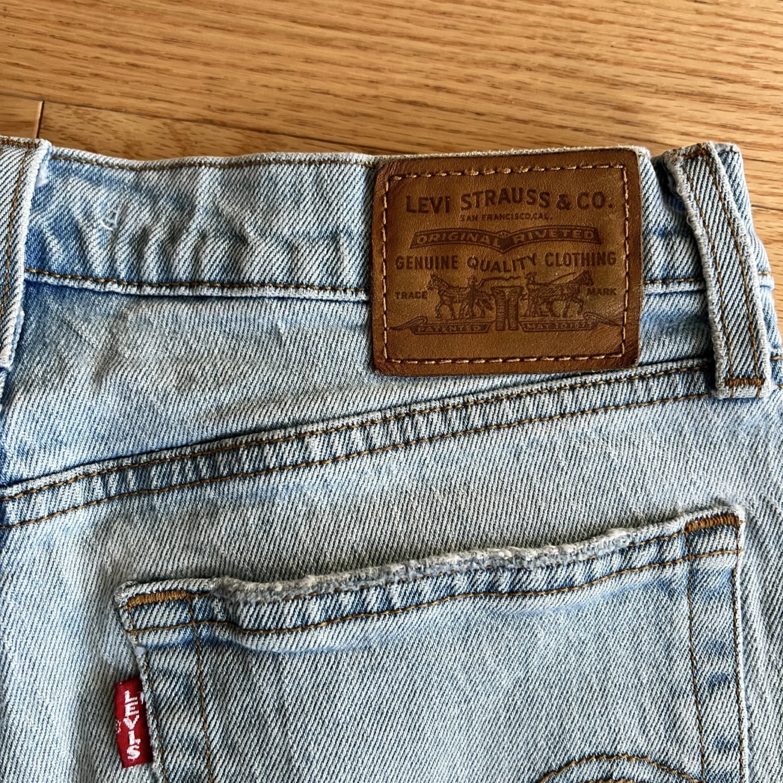 Image for Levis Straight-Leg Wedgie Jeans