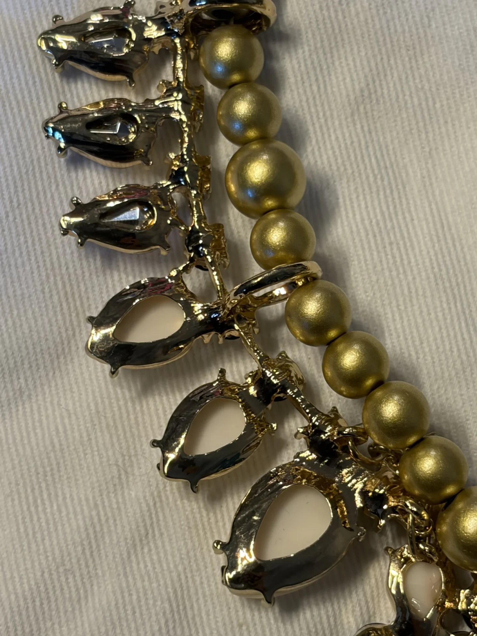 Image for Collier plastron doré et blanc signé ARTIZAN - Excellent état