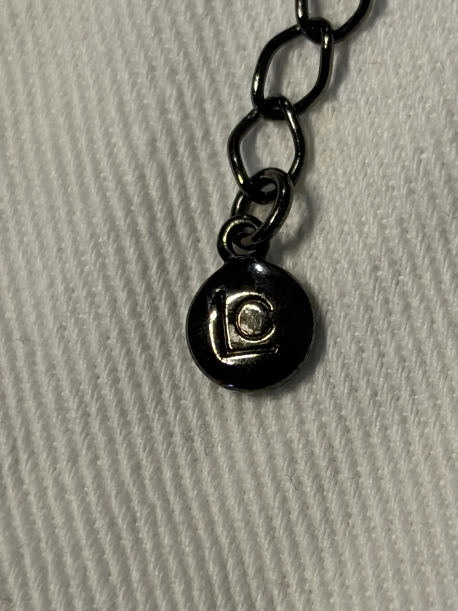 Image for Magnifique collier vintage Liz Claiborne - Médaillon filigrane noir