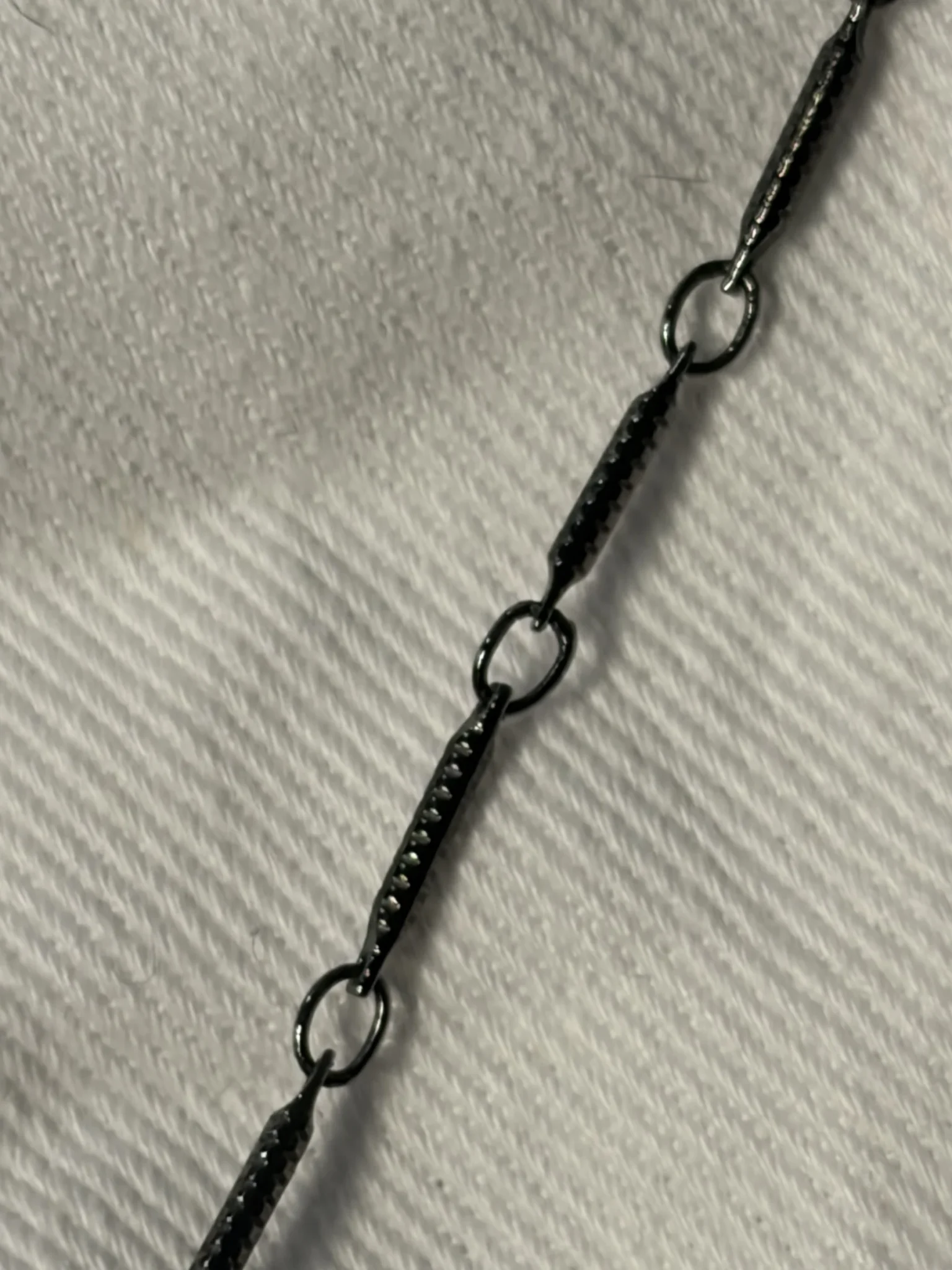 Image for Magnifique collier vintage Liz Claiborne - Médaillon filigrane noir