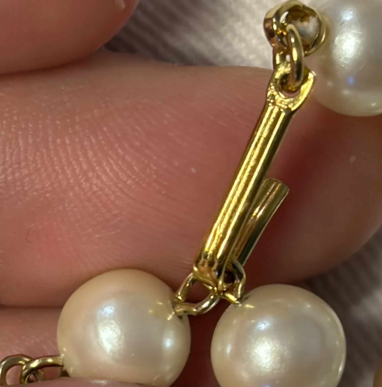 Image for Marvella vintage pearl necklace with a gold-coloured rhinestone pendant