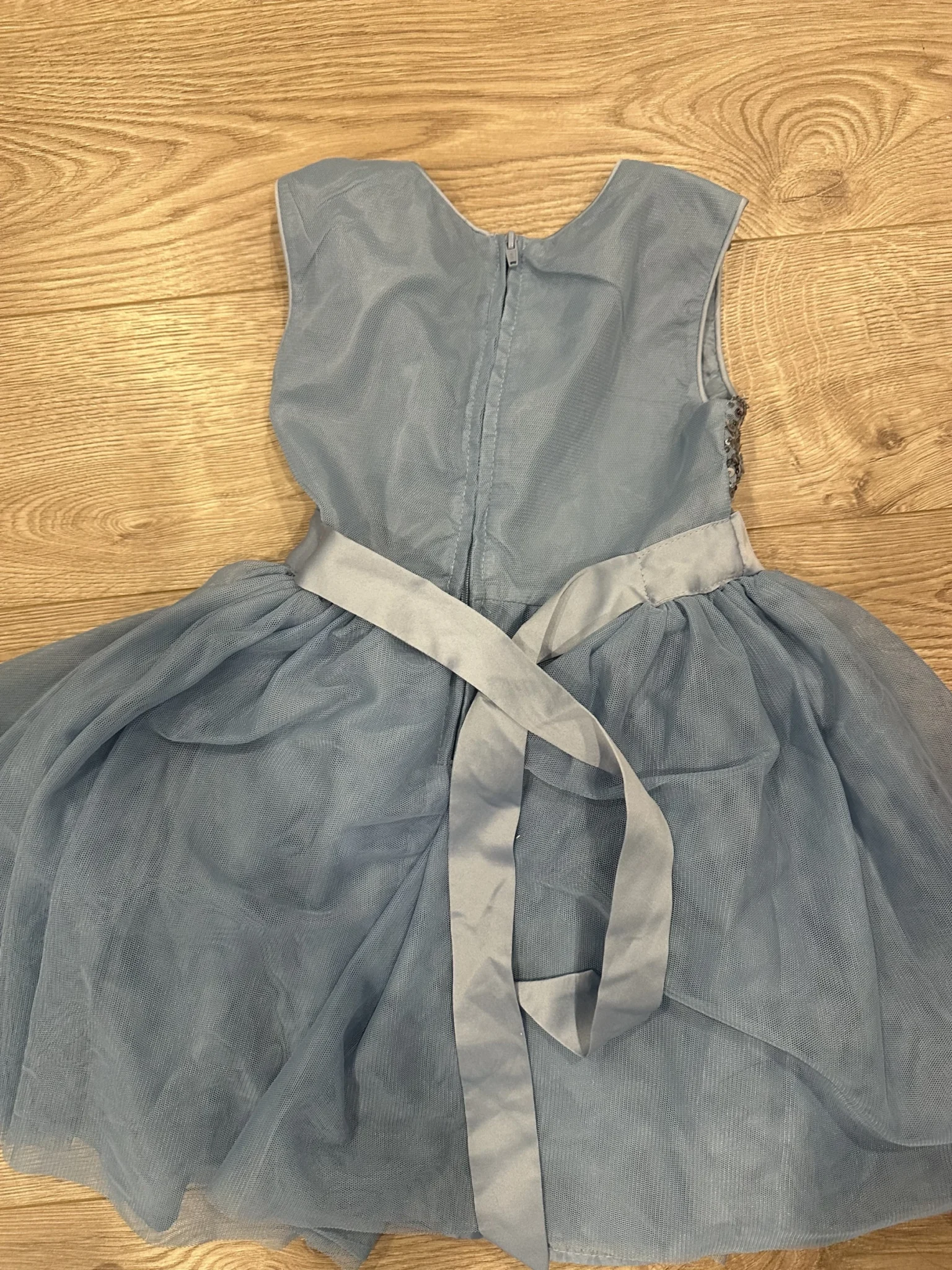Image for 2 dresses for special occasions / the festive season